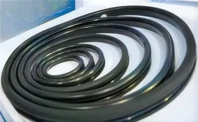 Skirtumai tarp guminių žiedų ir flanšo tarpiklių, pagamintų iš skirtingų medžiagų